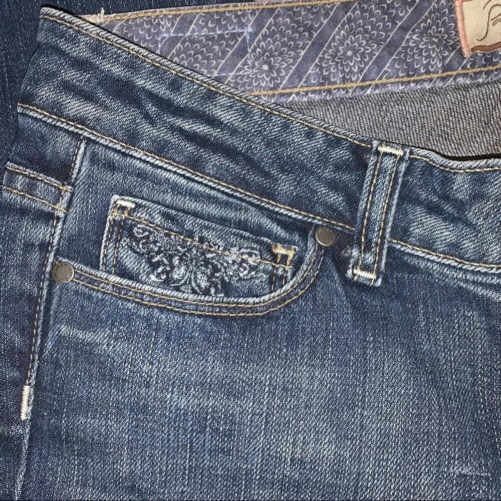 Paige Premium Denim Embroidered Blue Heights Straight Leg Jeans Size: 28